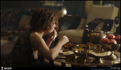 TV Nudity Report: Shameless, Outlander, The Girlfriend Experience, Dark, Easy, Gomorrah, & Babylon Berlin 12.4.17