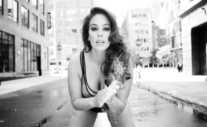 LOVE Advent Update: Emily Ratajkowski Rolls Around in Pasta, Kendall Jenner Boxes, and Ashley Graham Sprints