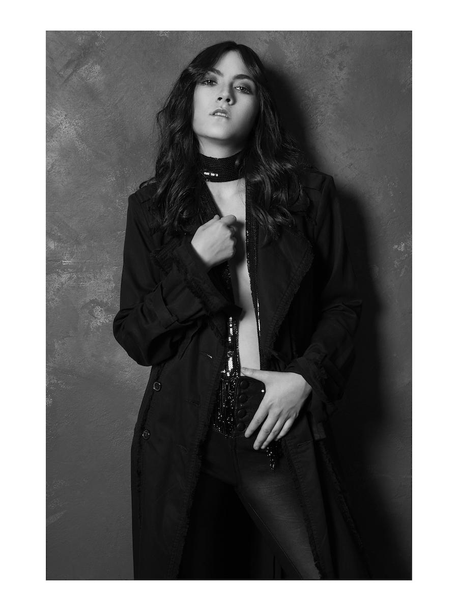 Isabelle Fuhrman Has The 'Dark And Mysterious' Look Down