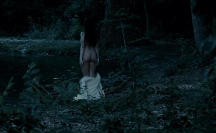 Sexy GIFS of Women Disrobing in Movies