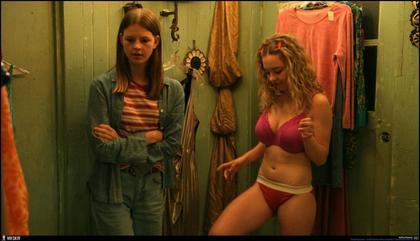 Sydney Sweeney's Cleavage is Seriously Sexy