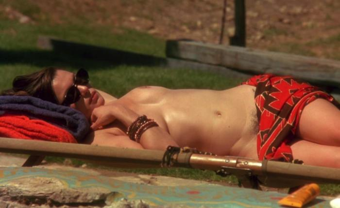 Top Ten Nude Scenes Featuring 2019’s Golden Globe Movie Nominees
