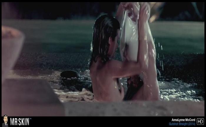 We Have Pics of AnnaLynne McCord's Nip Slip!