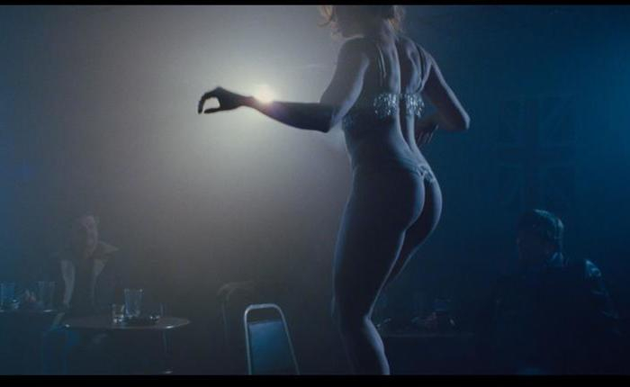 Battle of the Babes: Amy Adams VS. Isla Fisher