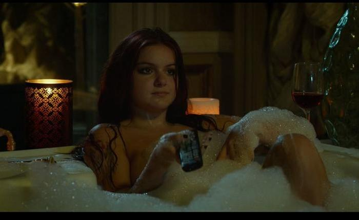 Ariel Winter Welcomes 2020 with Her Ass