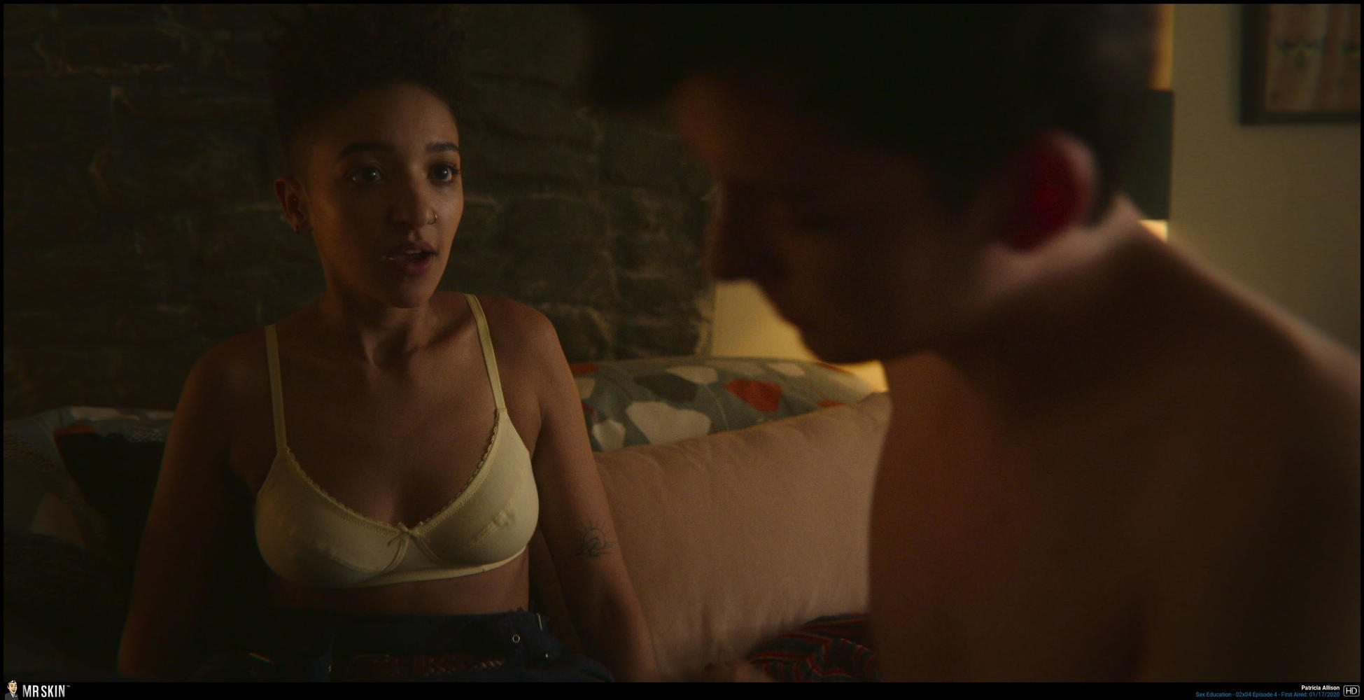 TV Nudity Report: The L Word Gen Q, Une Île, and More 1.20.20