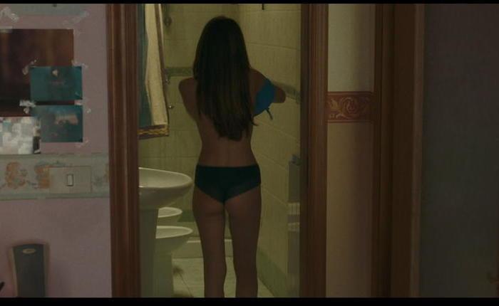 Foreign Film Friday: Viviana Aprea's Breasts in Piranhas