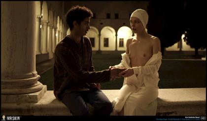 TV Nudity Report: Omniscient, The New Pope, and More 2.3.20