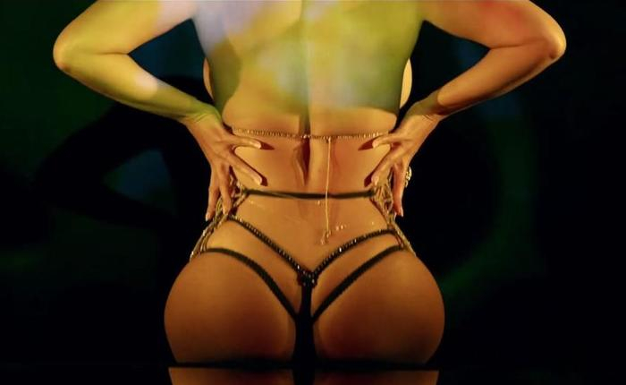 These are the Sexiest Celebrities in Thongs