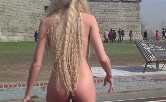 This is How Disney+ Edited Out Daryl Hannah's Ass in Splash 