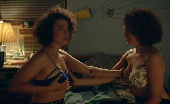 Battle of the Babes: Alia Shawkat VS. Ilana Glazer