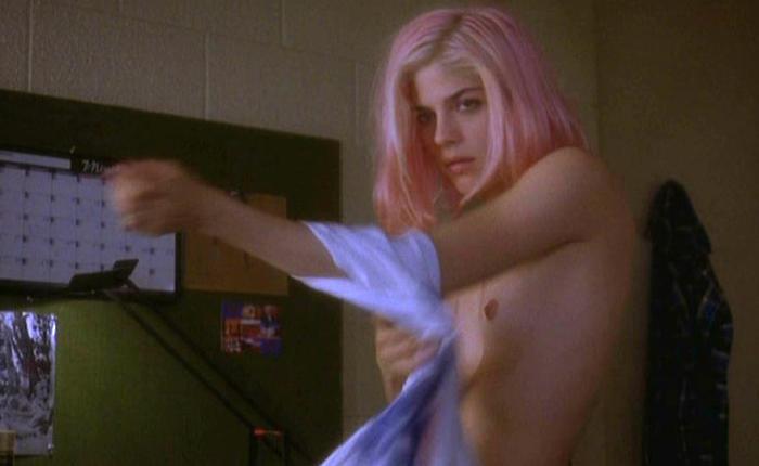 Battle of the Babes: Selma Blair vs. Neve Campbell