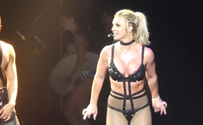 Celebrate Britney Spears' 39th Birthday with Her Nip Slip