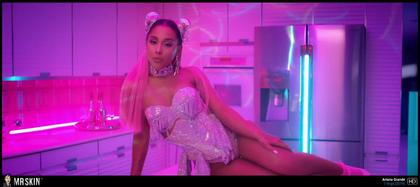 Sexy Scenes That Use Bisexual Lighting