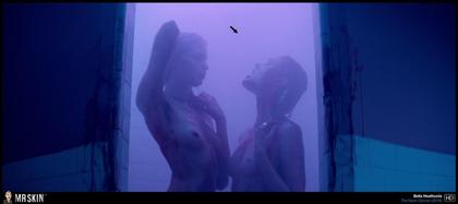 Sexy Scenes That Use Bisexual Lighting