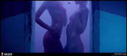 Sexy Scenes That Use Bisexual Lighting