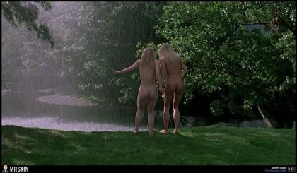 Nude and Noteworthy on Amazon Prime: EuroTrip, Jaws, Something Wild, and More 8.11.21