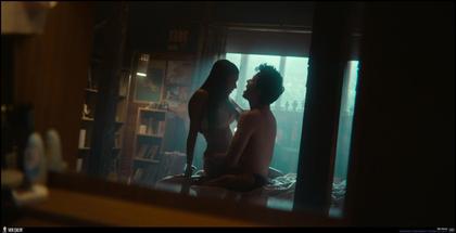 Is That Mimi Keene’s Bush?!