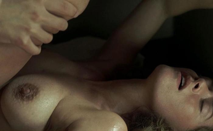 GIFs Of Birthday Girl Kate Winslet Naked, And She's HOW Old?!