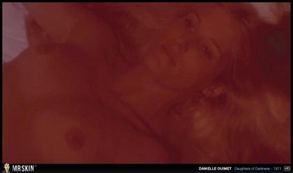 Staff Picks: Lesbian Vampires