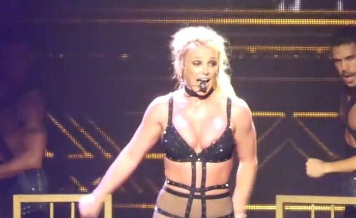 Britney Spears Is Pregnant At 40! See Her Hottest Scenes Ever Here