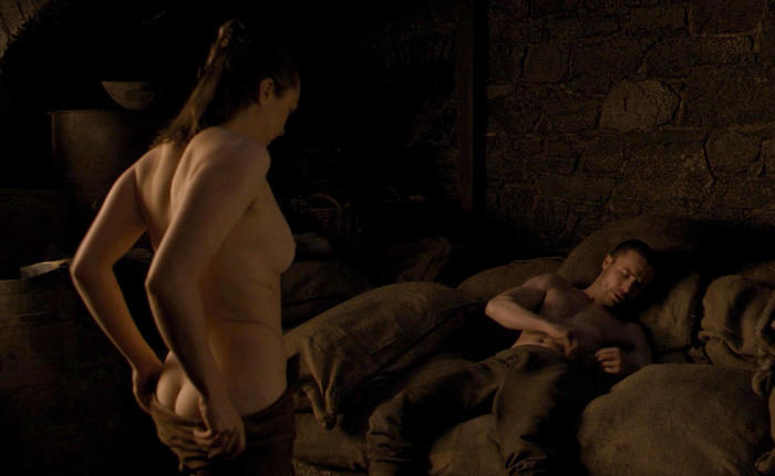 Maisie Williams Talks About Taking Her Top Off