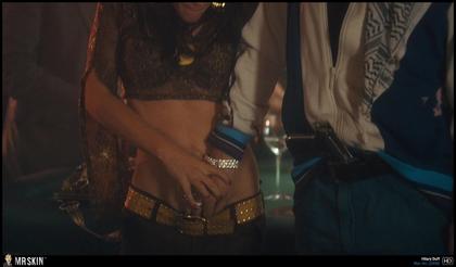 Hilary Duff in the Buff Showing Her Butt