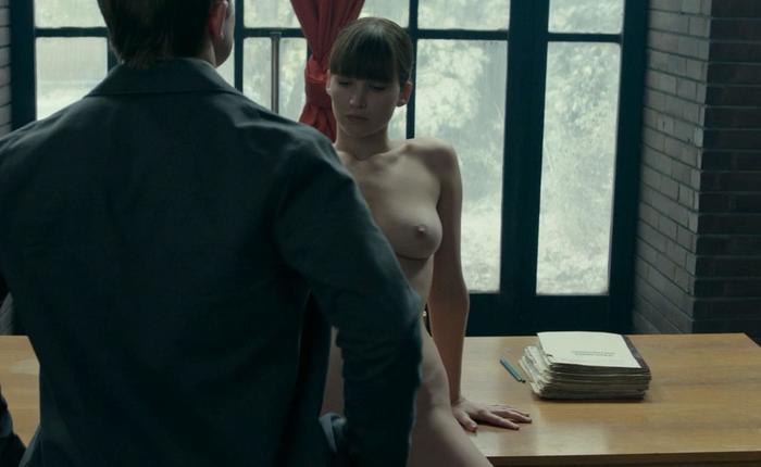 Top Ten Trending Naked Celebrities Right Now