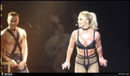 Britney Spears Posts Skincredible Nude on Twitter