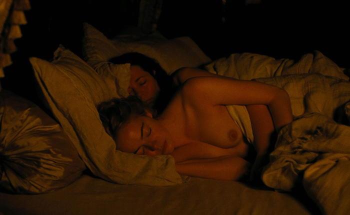 Ready to See Emma Stone Nude in Poor Things?!