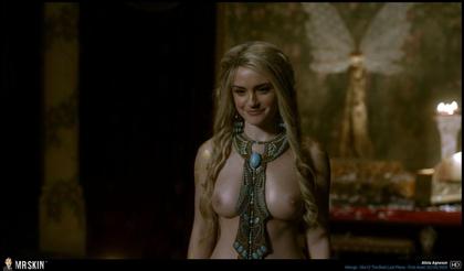 Nude on Netflix: Body Double, Sex and the City, Vikings, and More 4.10.24