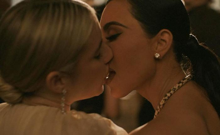 Kim Kardashian Goes Lesbian with Emma Roberts