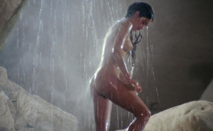 Happy Birthday to Phoebe Cates!