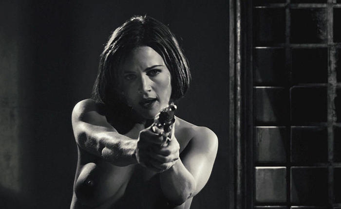 Happy Birthday to Nudity Maven Carla Gugino!
