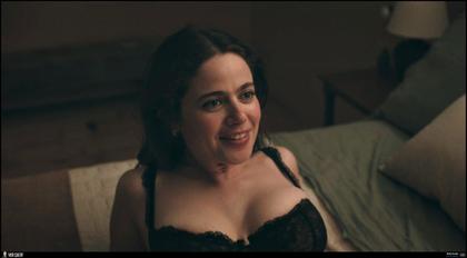 Let's Take A Closer Look At Molly Gordon's Boobs In Her First Nude Role
