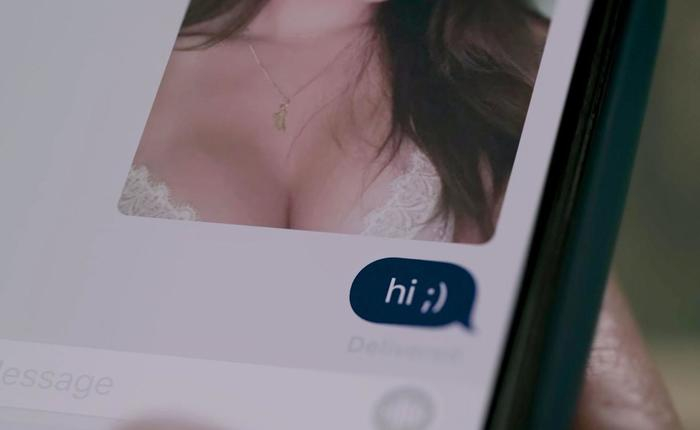 Emilia Jones Nude Isn't A Thing, But Her Sexting Pic Is
