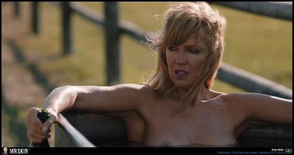 Kelly Reilly breasts tub Yellowstone