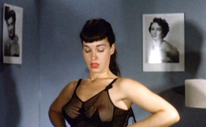 10 Vintage Vixens in Sexy Lingerie