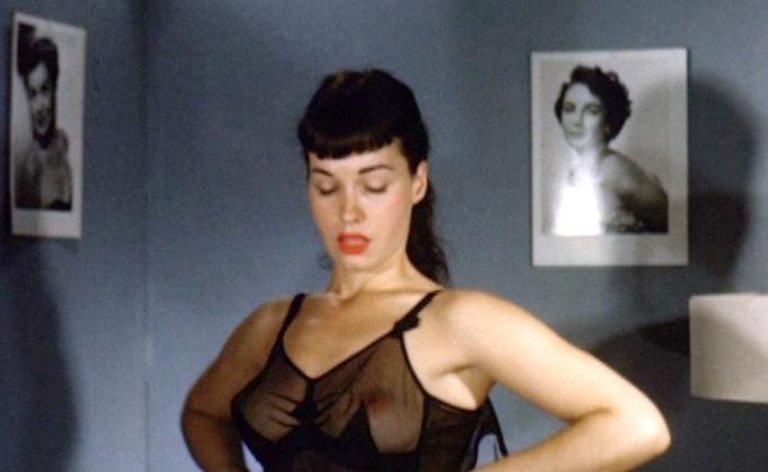 10 Vintage Vixens in Sexy Lingerie