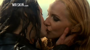 Lesbian Liplock: Alyssa Milano & Monet Mazur in Kiss the Bride (2002) Alyssa Milano Monet Mazur 1110