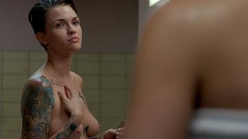 The Meg’s Ruby Rose Will Raise Your Fin! Anne-Marie Duff Ruby Rose Jana Pérez 2085