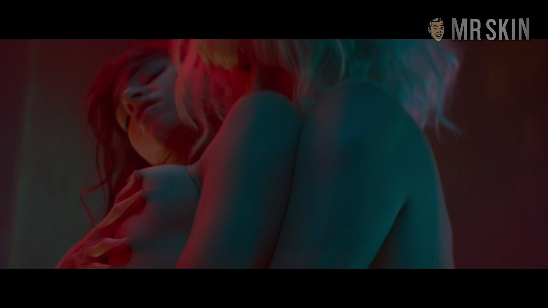 Reach Completion with Climax Star Sofia Boutella! Charlize Theron Frankie Shaw Sofia Boutella 2247