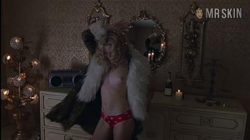 Kate Hudson’s Birthday Suit, Penelope Cruz’s Missiles, And More! Penélope Cruz Kate Hudson Camilla Filippi 2769