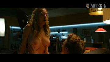 Top Four Scenes Of 2021: Sweeney's Boobs, Julia Fox's Real Masturbation! Sarah Shahi Sydney Sweeney Julia Fox Pauline Chalamet 4074