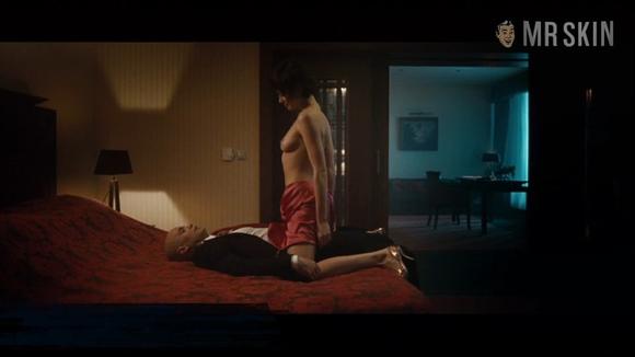 Top 5 Nude Scenes From Video Game Adaptations Milla Jovovich Olga Kurylenko 4569