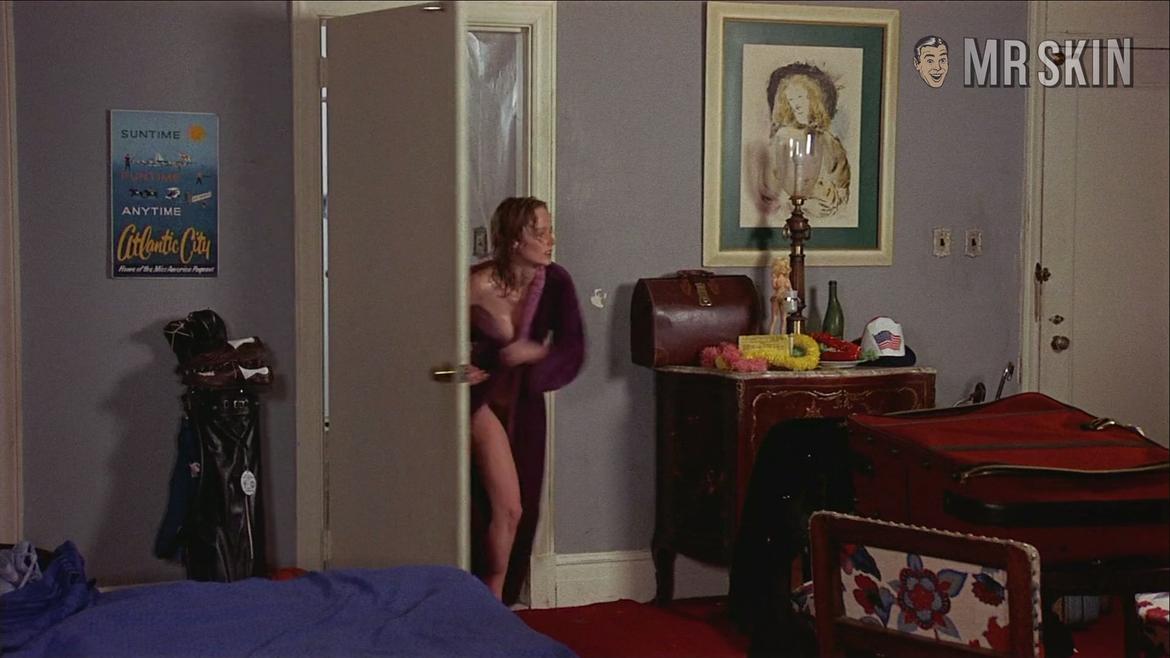 Ellen Burstyn, Julia Anne Robinson in The King of Marvin Gardens (1972) Sexy Breasts Breasts Sexy 310625