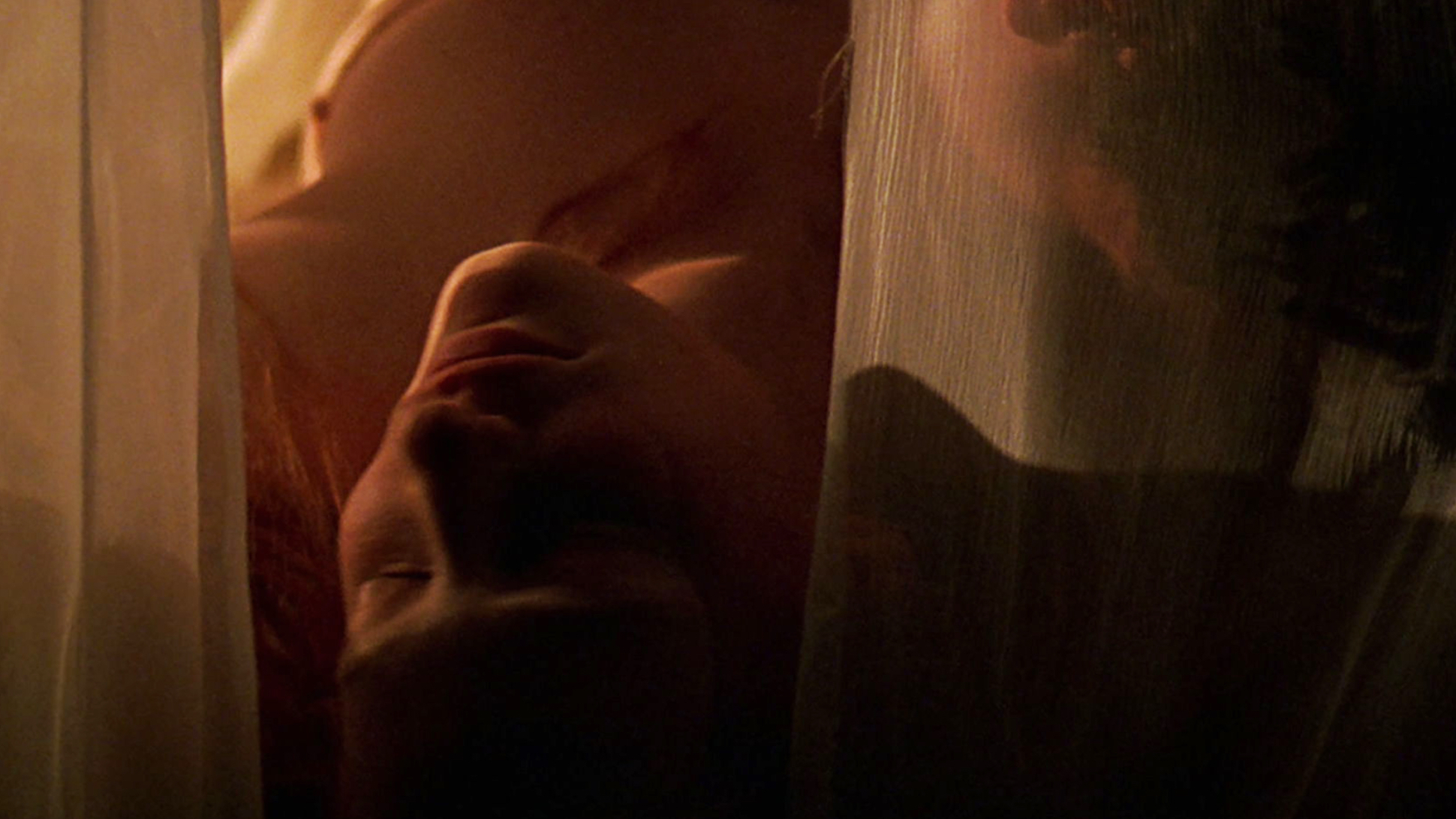 Cate Blanchett Naked as Elizabeth I, Queen of England. Left Breast, breasts. 172803