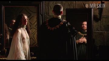 Amanda Ryan in Elizabeth (1998) Sexy Breasts Right Breast 172804
