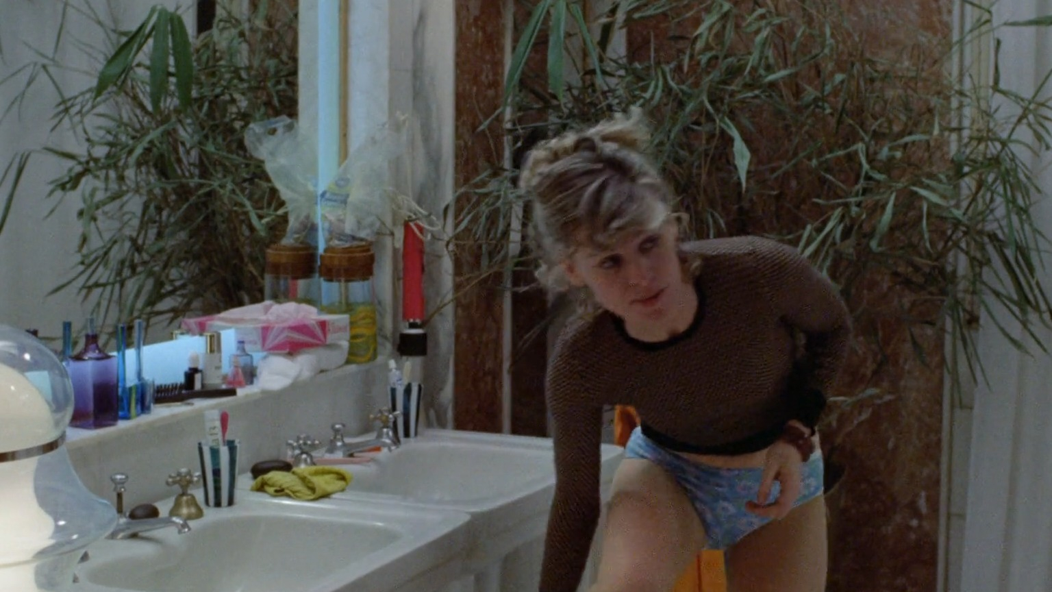Don't Look Now's Sexiest Scenes with Julie Christie. Underwear, breasts, bush. 175134