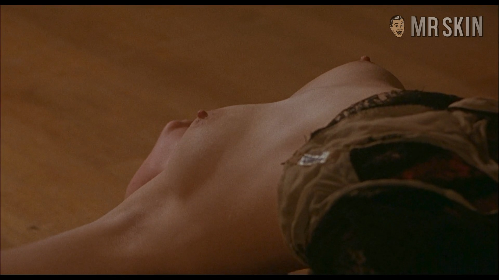 Nina Siemaszko Naked as Blue McDonald. Breasts, bush, butt. 197877